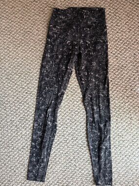 Lululemon leggings size 6 29”